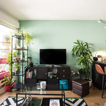 Superb 5 Min From Paris Apartment